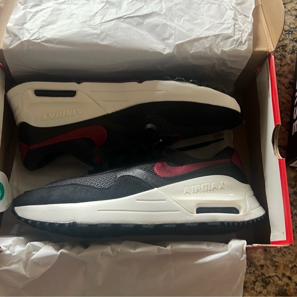 Nike AirMax - Picture 4 of 4